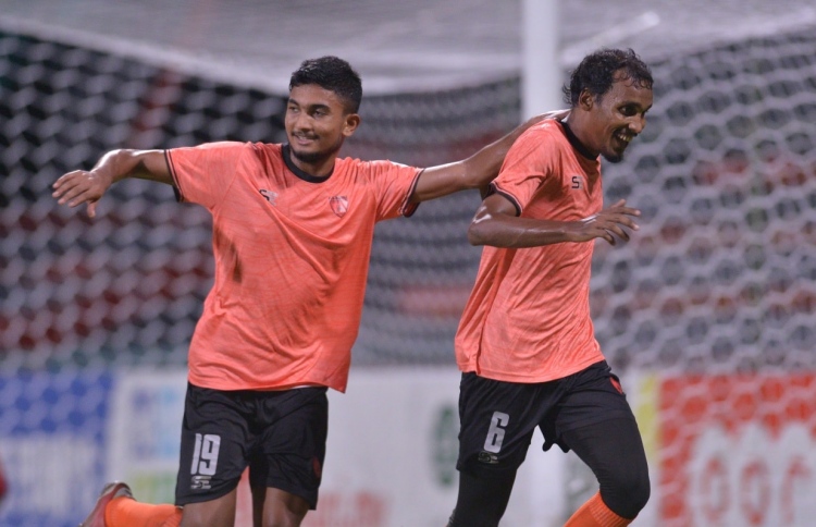 ޔޫވީ ތިންވަނައަށް، އީގަލްސް މާޒިޔާއާ ފަރަގު ކުޑަކޮށްފި