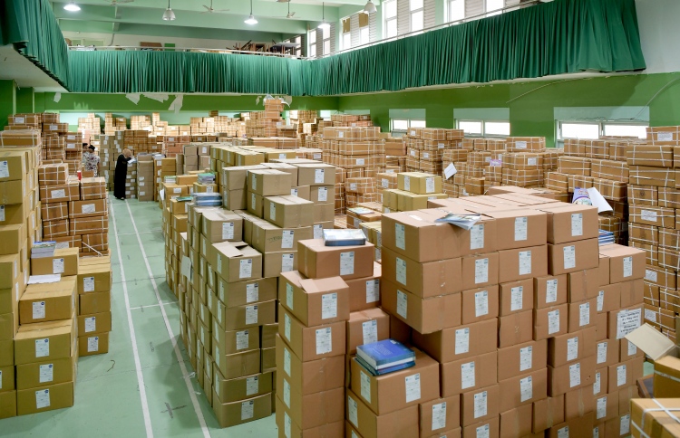 ރަށްރަށުގެ ސްކޫލުތަކަށް ޓެކްސްޓުފޮތްތައް ބަހަން ފަށައިފި