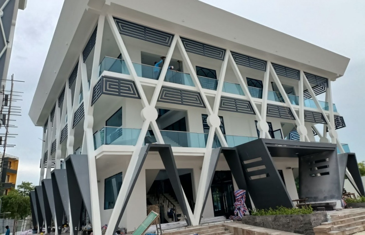 އާރުސީސީގެ މިސްކިތް ހޮނިހިރު ދުވަހު ހުޅުވަނީ