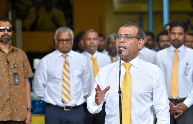 ބްލެކްމެއިލް ރިންގަކުން 43މީހުންގެ ފޮޓޯ ނެގި: ނަޝީދު