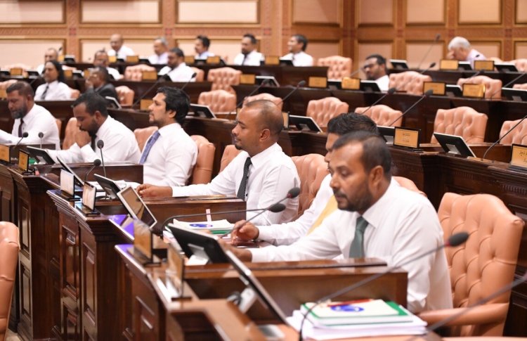 އިމްތިޔާޒާއި ބާރުތައް ތަންމިނަށް ދީގެން ތިބެންވީތަ؟