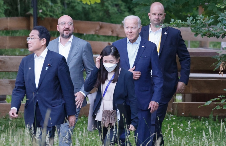 ޗައިނާއާ ވާދައަށް 600 ބިލިއަން ޑޮލަރުގެ އެހީ