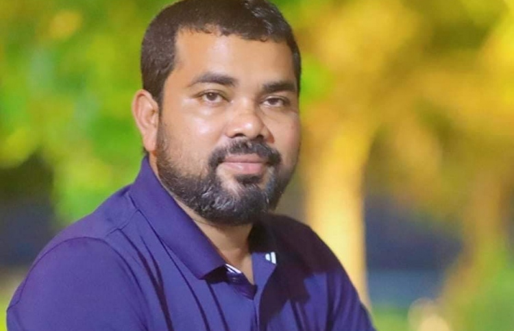 އަޒްހީލް އަހުމަދު.