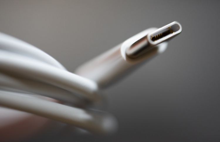 ބްރެޒިލްގައި ވެސް ޔޫއެސްބީ-ސީ ޗާޖަރު މަޖުބޫރުކުރަނީ