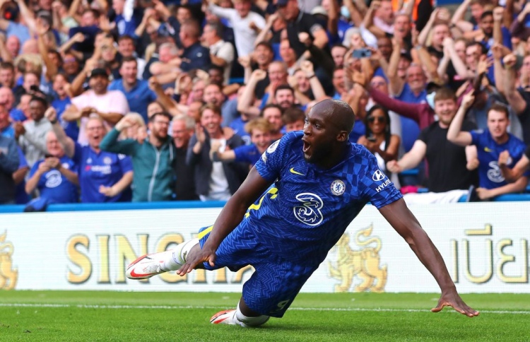 އަލުން އިންޓަ އަށް ބަދަލުވެ، ލުކާކޫ އުފަލުން