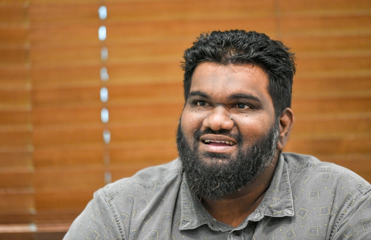 ނިއުރޭޑިއަންޓް ސަލާމަތްކުރަން އަލީގެ ޗެލެންޖު