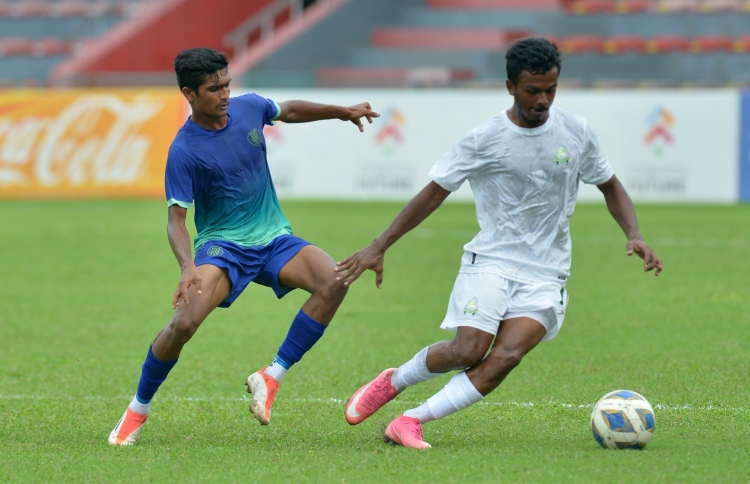 ސަސް އަތުން ގްރީން ސްޓްރީޓްސް އަށް ފަސޭހަ މޮޅެއް