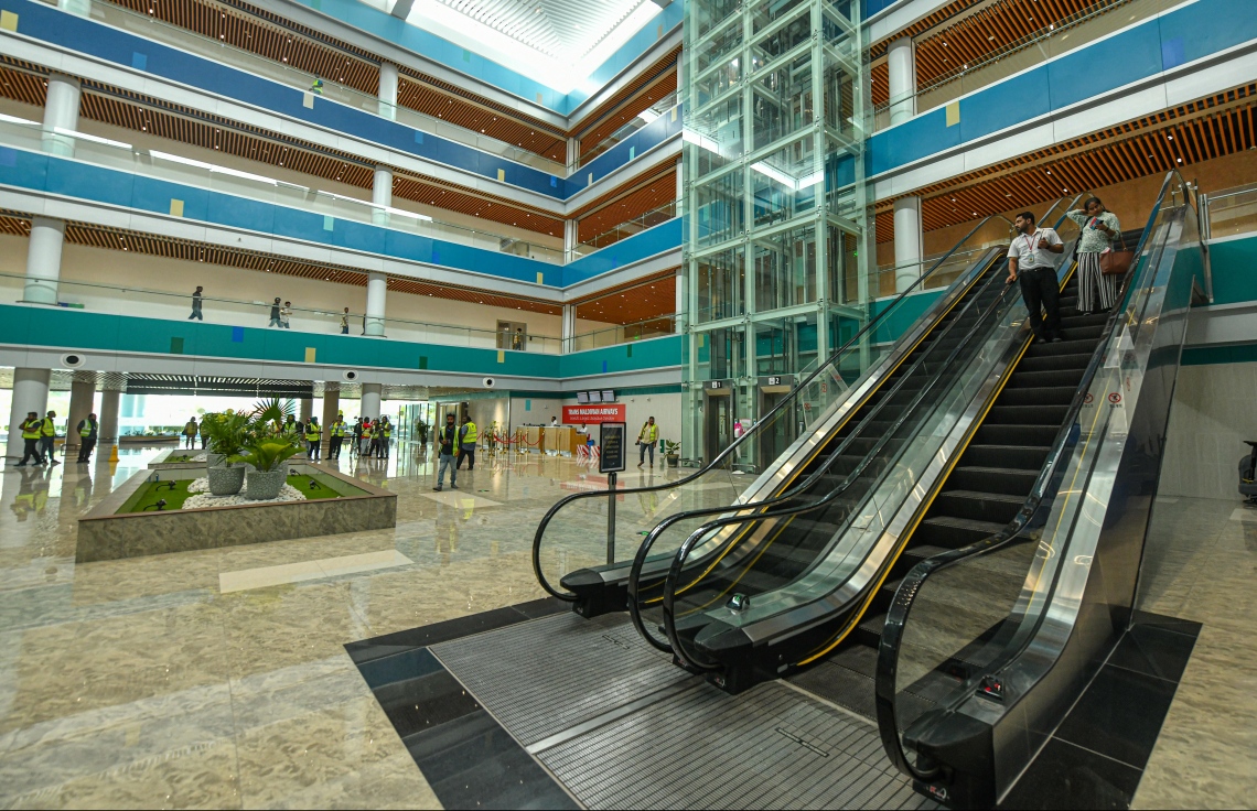 އާ ސީޕްލޭން ޓާމިނަލްގެ ލޮބީ. ސީޕްލޭން ޓާމިނަލްގައި ރިސޯޓުތަކަށް ގިނަ ލައުންޖުތަކެއް ހާއްސަކޮށްފައިވޭ--ފޮޓޯ:ނިޝާން އަލީ/މިހާރު