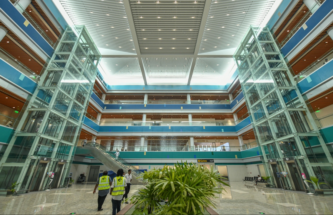 އާ ސީޕްލޭން ޓާމިނަލްގެ ލޮބީ. ސީޕްލޭން ޓާމިނަލްގައި ރިސޯޓުތަކަށް ގިނަ ލައުންޖުތަކެއް ހާއްސަކޮށްފައިވޭ--ފޮޓޯ:ނިޝާން އަލީ/މިހާރު