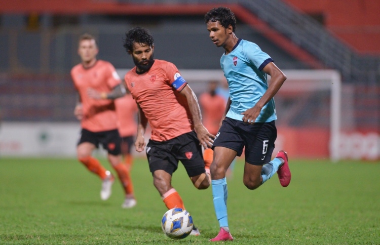 ޓީސީ އަތުން ބަލިވެ އީގަލްސް އަށް މަޑުޖެހުމެއް