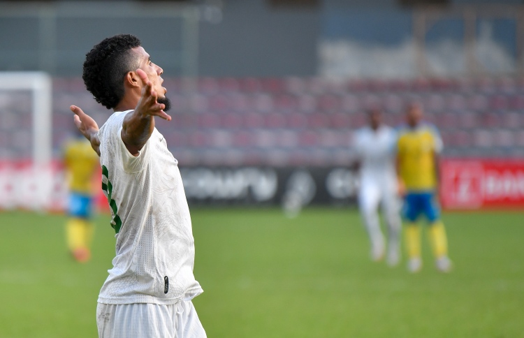 ވެލެންސިއާ ބަލިކޮށް ގްރީން ހަތަރުވަނަ އަށް