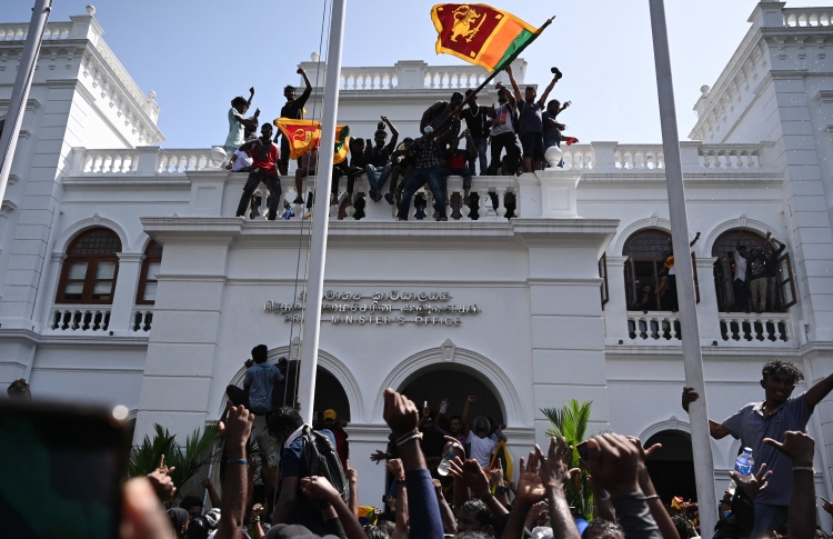 ލަންކާގައި އަމަން ދެމެހެއްޓުމަށް ސިފައިންނަށް އަންގައިފި