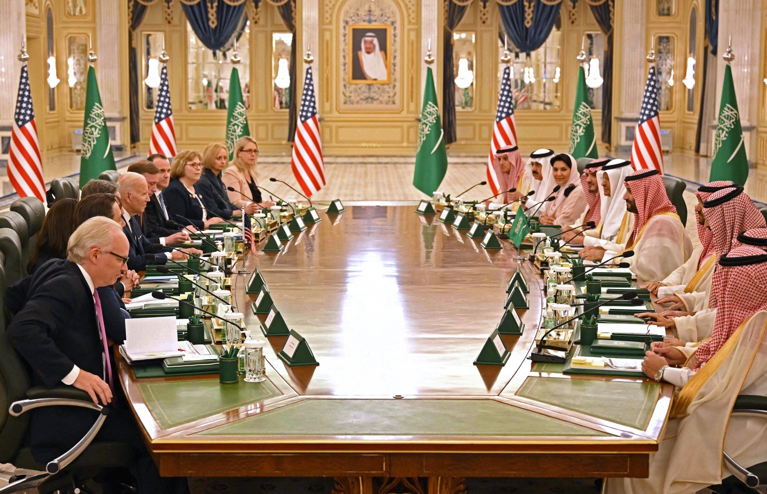 އެމެރިކާގެ ރައީސް ޖޯ ބައިޑެން (ވ) ސައޫދީ އަށް ކުރެއްވި ދެ ދުވަހުގެ ރަސްމީ ދަތުރުފުޅުގައި، ޖުލައި 15، 2022 ގައި ޖިއްދާ ދެ ގައުމުގެ ވެރިންގެ ފެންވަރުގައި ރަސްމީ ބައްދަލުކުރެއްވުން ބާއްވަނީ. --އޭއެފްޕީ