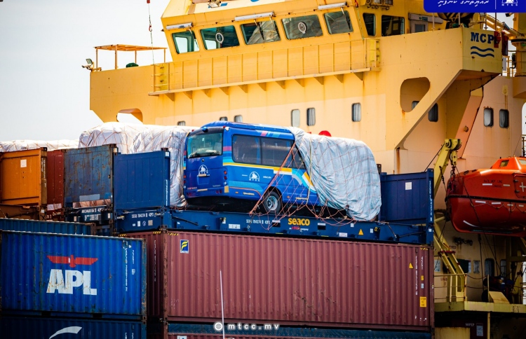 މިނީ ބަސްތައް ވާނީ ވަރަށް ބޮޑު ފަސޭހައަކަށް: އާޒިމް