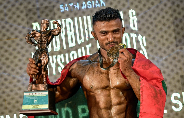 ރީތި ހަށިގަނޑެއް ހޯދަން އަޒުނީންގެ ނުގުޑި އަޒުމް