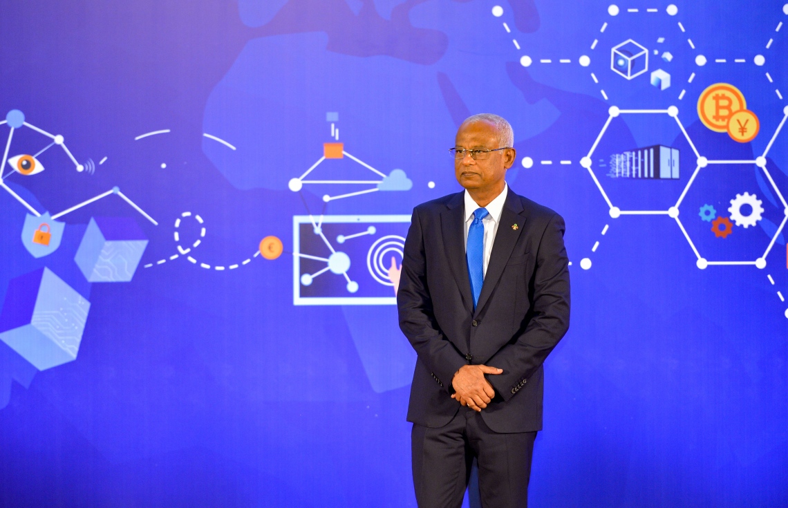 ކަސްޓަމްސްގެ 132 ވަނަ އަހަރީ ދުވަސް ފާހަގަކުރުމަށް ދަރުބާރުގޭގައި ބޭއްވި ޖަލްސާގައި ރައީސް އިބްރާހިމް ސޯލިހު ބައިވެރިވެ ވަޑައިގަންނަވަނީ.-- ފޮޓޯ: ރައީސް އޮފީސް