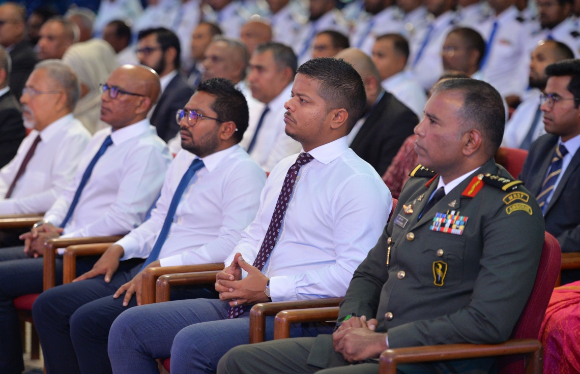 ކަސްޓަމްސްގެ 132 ވަނަ އަހަރީ ދުވަސް ފާހަގަކުރުމަށް ދަރުބާރުގޭގައި ބޭއްވި ޖަލްސާގައި ސަރުކާރުގެ އިސްވެރިން ބައިވެރިވެ ވަޑައިގަންނަވަނީ.-- ފޮޓޯ: ރައީސް އޮފީސް