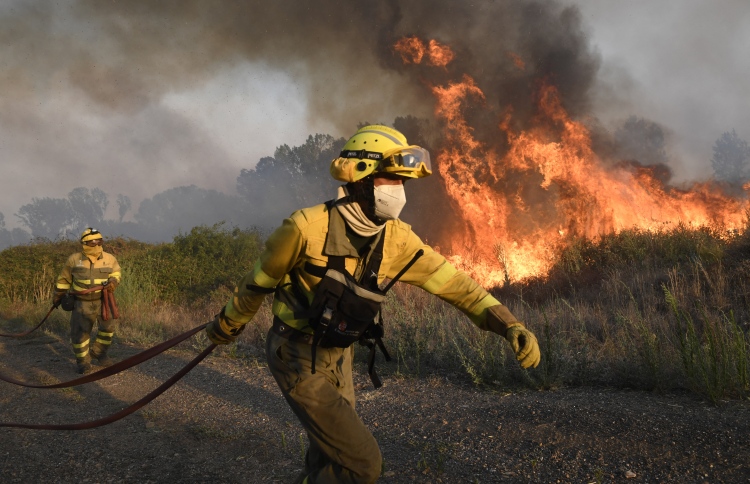 ޔޫރަޕްގެ އިރުމަތީ ބިތަށް އާދަޔާ ޚިލާފު ހޫނުކަމެއް
