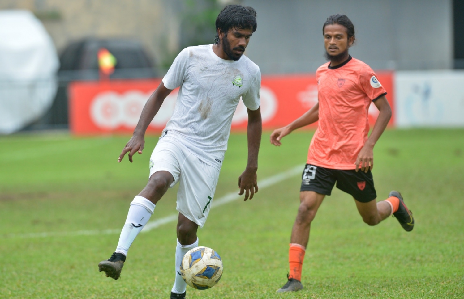 ގްރީންގެ ހަސަން ނަޒީމް ގާސިމް (ވ) ބޯޅަ ފޮނުވާލަނީ: ގްރީން އޮތީ ތާވަލުގެ ހަތަރުވަނައިގައި --- ފޮޓޯ: އެފްއޭއެމް