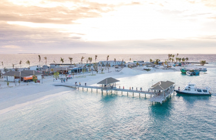 ކުޑަގިރި ދަތުރުދާން އަންނަ މަހު ހުޅުވޭތޯ ބަލަނީ