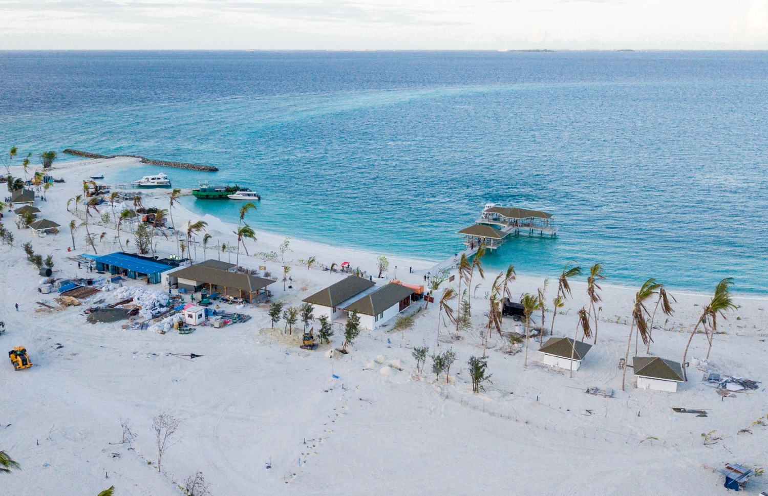 ކުޑަގިރި މަތިން ނަގާފަވާ ފޮޓޯއެއް: މިއީ ދަތުރު ދާ މީހުން ރަށަށް އަރާ ސަރަހައްދު.- ފޮޓޯ: ފަޔާޒު މޫސާ | މިހާރު