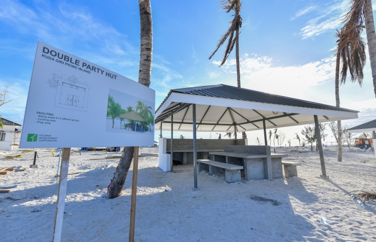 ޕިކްނިކް އައިލެންޑް  މި މަހު ހުޅުވޭތޯ ބަލަނީ