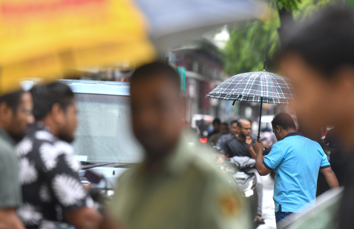Dhekunah vissaara viyas, ehen hisaabuthakah aanmu gotheh gai moosun rangalhu
