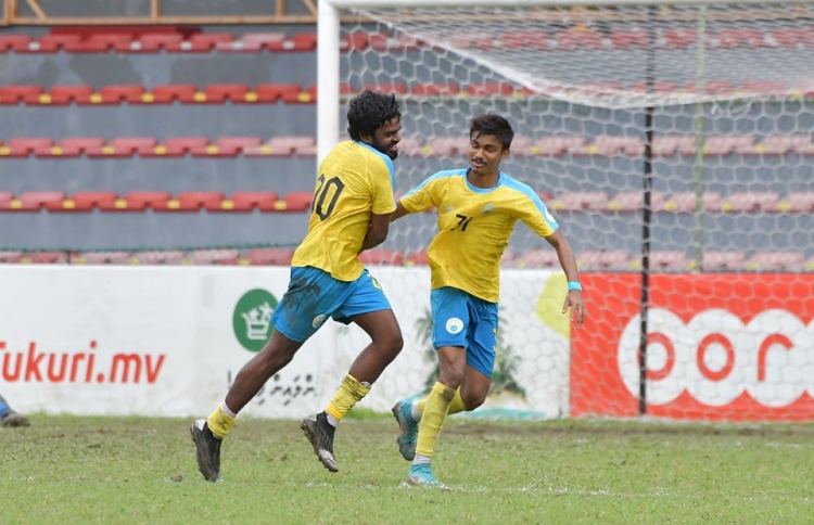 ޔޫވީ ބަލިކޮށް ވެލެންސިއާ އަށް ތިން ވަނަ