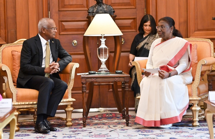 ދްރައުޕަތީއާ ބައްދަލުކުރެއްވި ފުރަތަމަ ވެރިއަކަށް ރައީސް