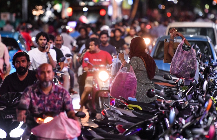 ކޮތަޅު: މަގުސަދު ހާސިލްނުވެ، އާންމު މީހާ އަށް ބުރަ