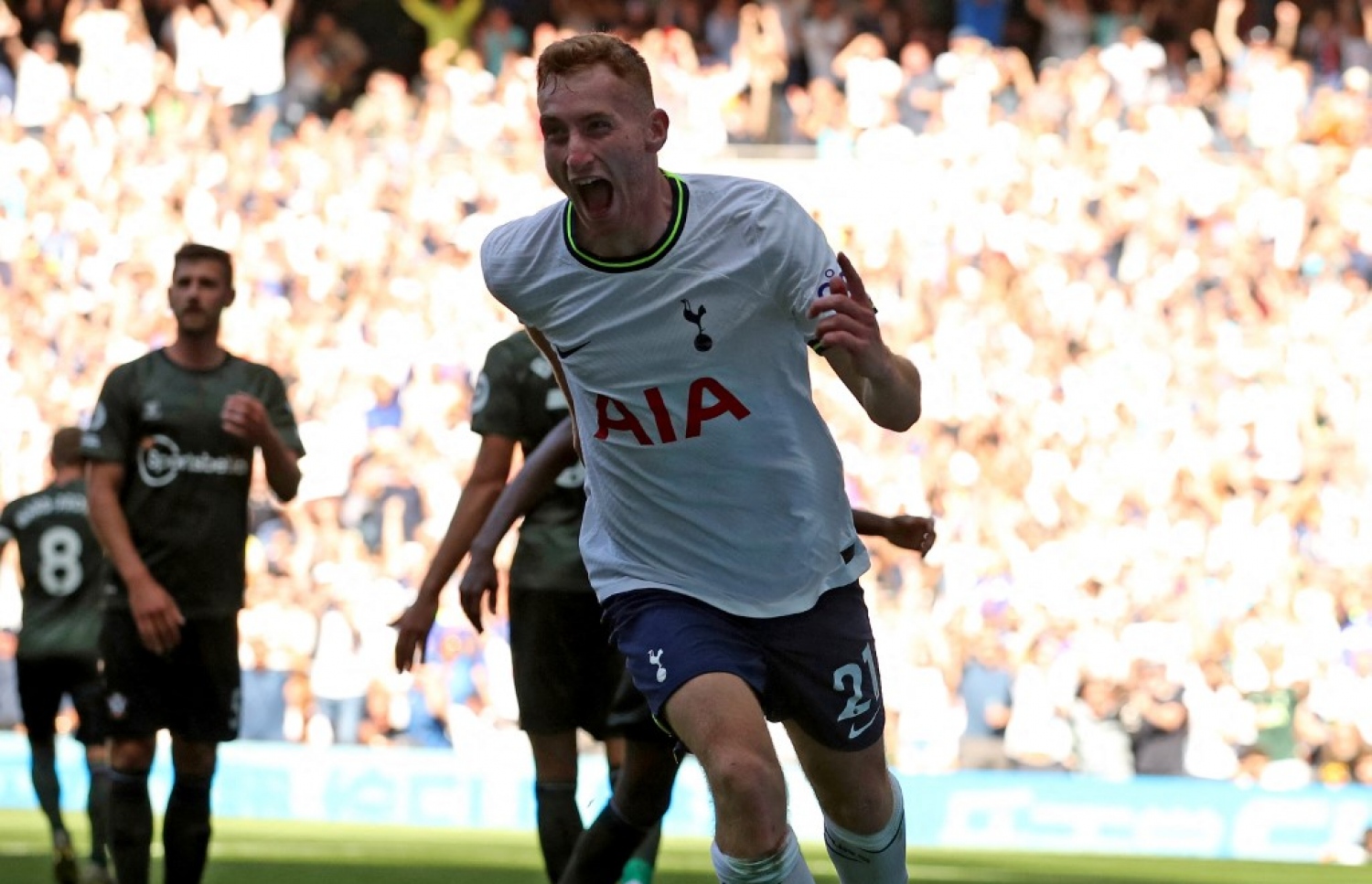 ކުލުސެވްސްކީ، ޓޮޓެންހަމަށް ލަނޑު ޖަހައިދިނުމަށް ފަހު އުފާފާޅުކުރަނީ.-- ފޮޓޯ: އޭއެފްޕީ