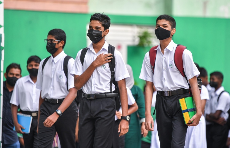 ބައެއް ކުދިން އަދިވެސް މާސްކް ނަގަން ބޭނުމެއް ނުވޭ!