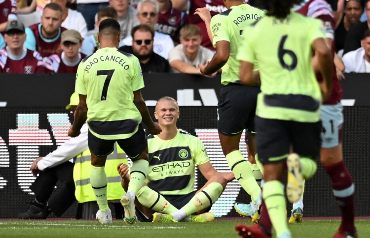 ހާލަންޑުގެ ދެ ލަނޑާ އެކު ސިޓީ އަށް ރަނގަޅު ފެށުމެއް