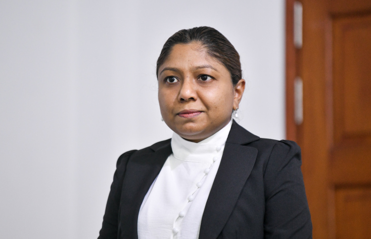 ހައި ކޯޓުގެ ފަނޑިޔާރު ދީބާނާޒުގެ މައްސަލައެއް ބަލަނީ