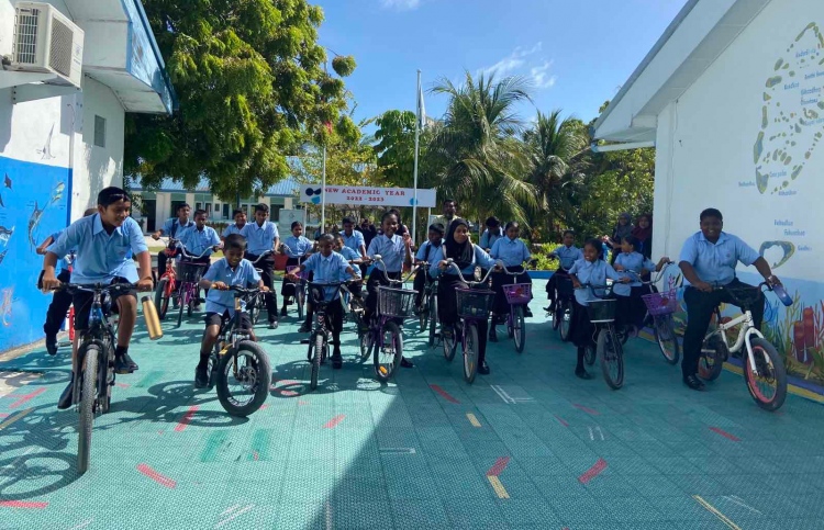 ގޮއިދޫ ކުދިން މަހަކު އެއްފަހަރު ބައިސިކަލުގައި ސްކޫލަށް