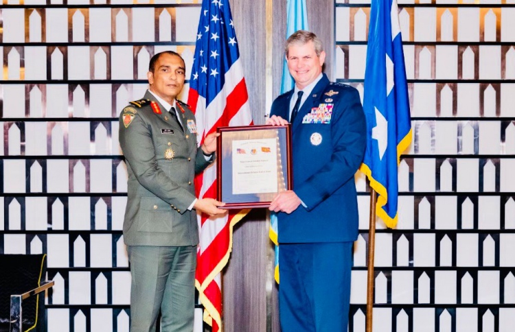 ޝަމާލަށް ޑިފެންސް ޔުނިވާސިޓީގެ އެންމެ މަތީ ޝަރަފު