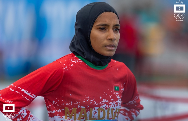 200 މީޓަރާއެކު ސްޕްރިންޓްގެ ރެކޯޑްތައް ހިމްނާއަށް