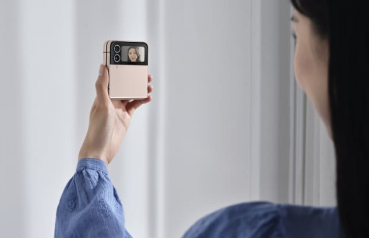 ސެމްސަންގުން އާ ދެ ފޯނު؛ އެއް ފޯނު 1800 ޑޮލަރަށް