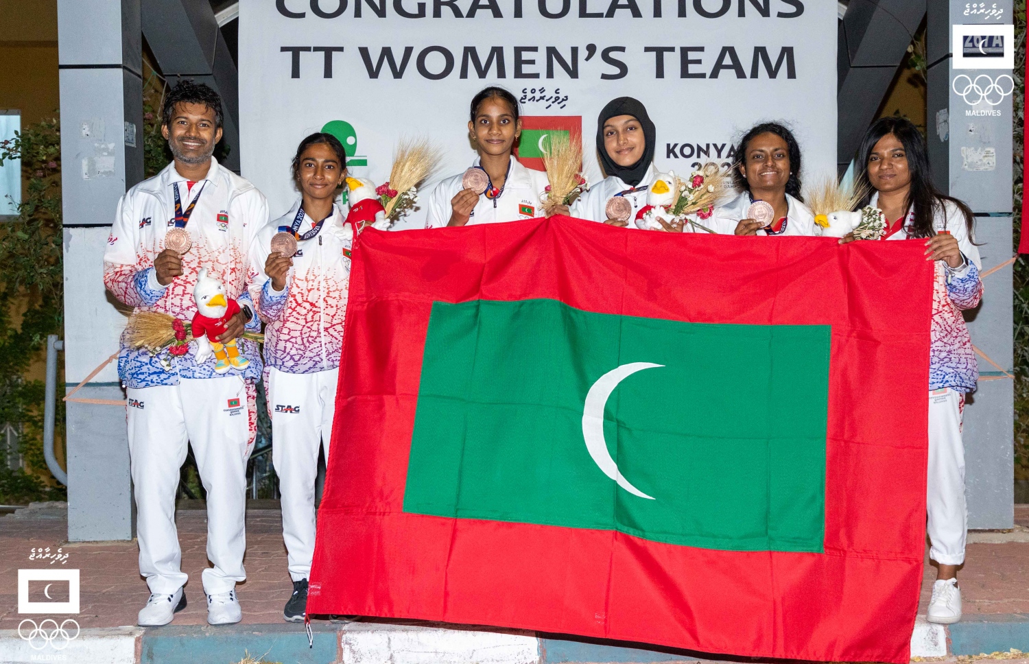 ޓީޓީ ޓީމަށް މަރުހަބާ ކިޔުމަށް ތުރުކީގައި ތިބި ރާއްޖޭގެ ކޮންޓިންޖެންޓުން ބޭއްވި ކުޑަ ހަފުލާގެ ތެރެއިން --- ފޮޓޯ: އިސްމާއީލް ތޯރިގް | އެމްއޯސީ