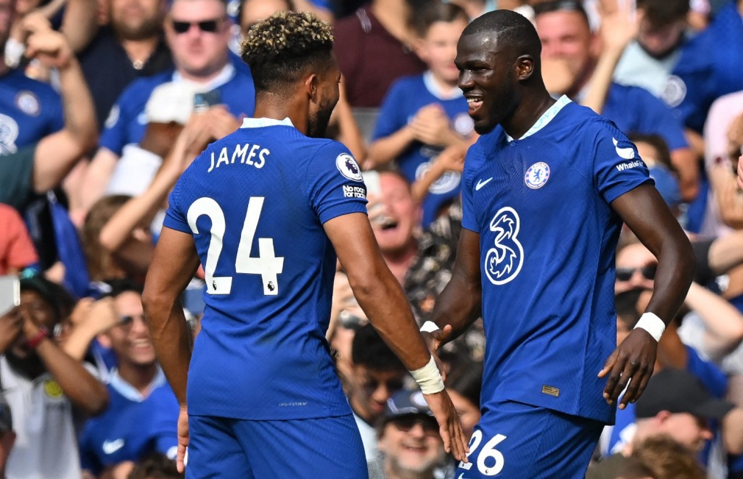 ކުލިބަލީ (ކ)، އޭނާ ޗެލްސީއަށް ޖަހައިދިން ފުރަތަމަ ލަނޑަށް ފަހު.-- ފޮޓޯ: އޭއެފްޕީ