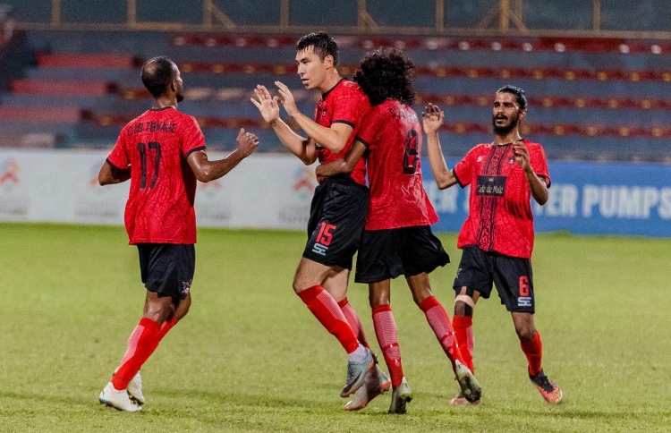 ޓީނޭޖް ވެސް ޕެނަލްޓީން ކުޑަހެންވޭރު ބަލިކޮށް ފައިނަލަށް