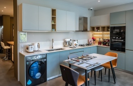 މާލޭގައި ހުޅުވި "ޒްބޮމް" ބްރޭންޑުގެ ޝޯރޫމްގައި ހުރި ބަދިގެ ސެޓެއް ---ފޮޓޯ: އެސްޓާސް