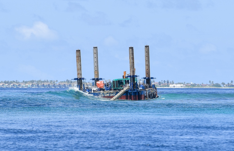 އެފްކޮންސްގެ ޖޫރިމަނާ ނުދެއްކުމުން އީޕީއޭ އިން ކޯޓަށް