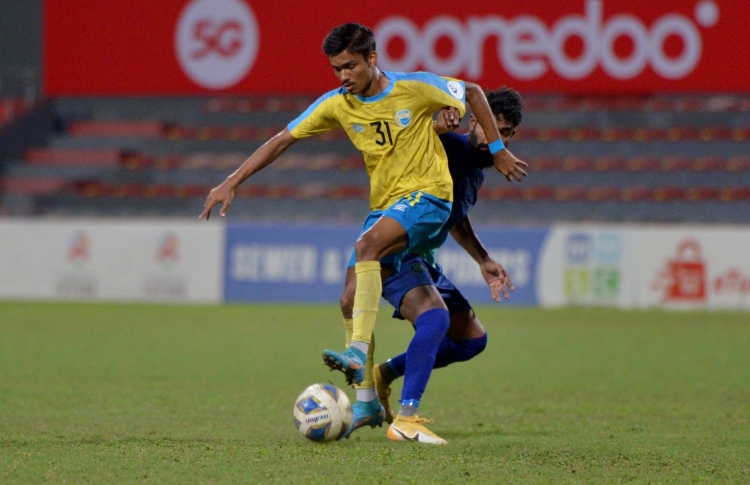 ޕެނަލްޓީގައި ސަސް ބަލިކޮށް ވެލެންސިއާ ފައިނަލަށް