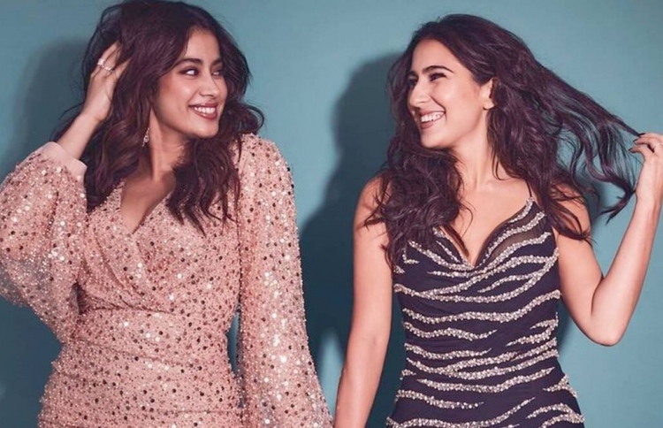 ސާޜާ އަލީ ޚާނާއި ޖާންވީ ކަޕޫރް.