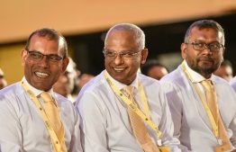 Nasheed (L) with President Ibrahim Mohamed Solih (C) and MDP Chairperson Fayyaz Ismail (R)--