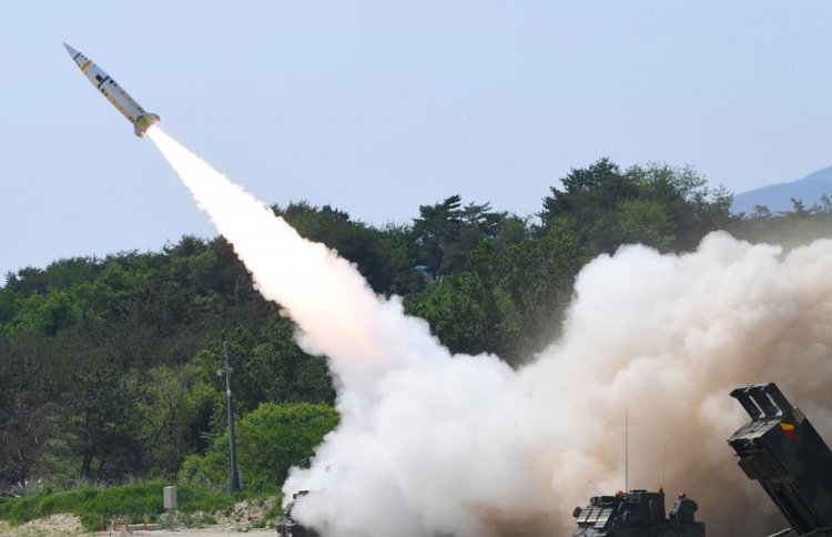 އެމެރިކާ އާއި ދެކުނު ކޮރެއާގެ އަސްކަރީ ތަމްރީންތަކެއް ފަށައިފި