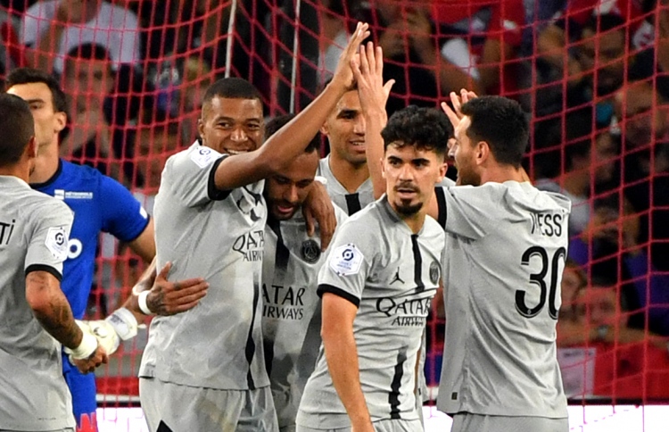 މެސީގެ އެހީއާއެކު އެމްބާޕޭ ލީގު ރެކޯޑަކާ އެއްވަރުކޮށްފި