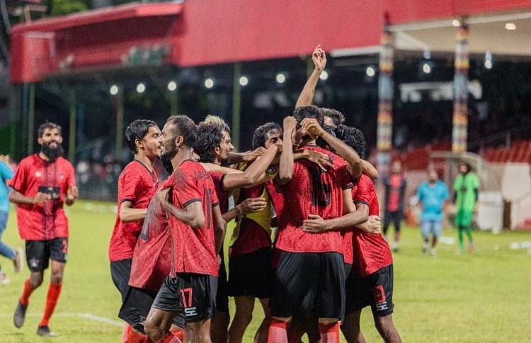 ގްރާންޑޭ މޮޅުވާން ޓީނޭޖުން ފުރުސަތެއް ނުދިން