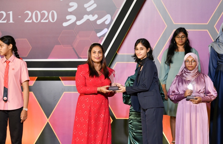 ދަރިވަރުންގެ ކުރިމަގާ ގުޅޭގޮތުން މިނިސްޓަރުގެ ސުވާލުތަކެއް